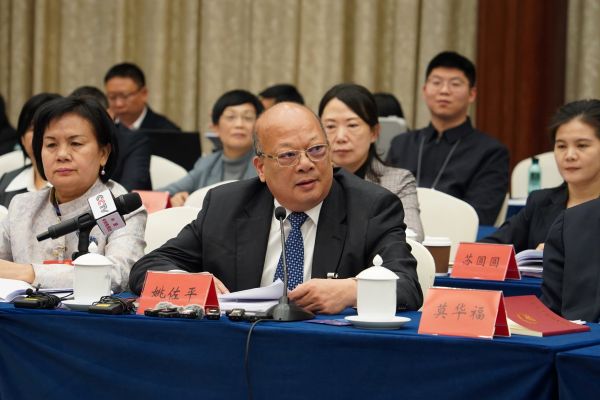 全国人大代表、上汽通用五菱汽车股份有限公司党委书记、副总经理 姚佐平 姚