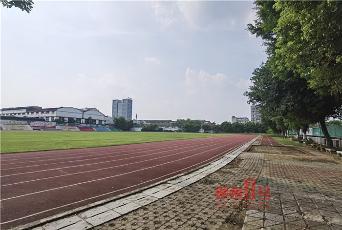 市第二十七中学体育场可供应急避难搭建帐篷。(资料图)